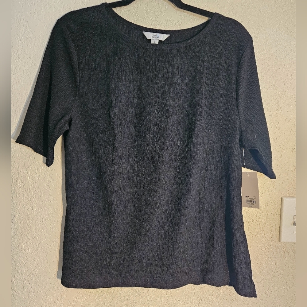 New with tags 1/2 sleeve crinkle fabric blouse